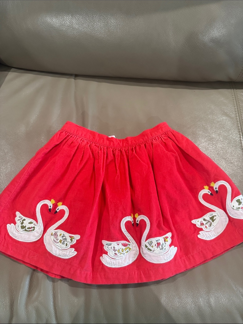 Mini Boden cord Skirt with Swan Embroidery size 3-4